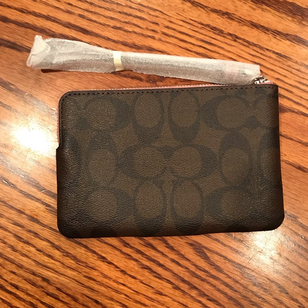 NWT Coach Wristlet - Picture 3 of 6